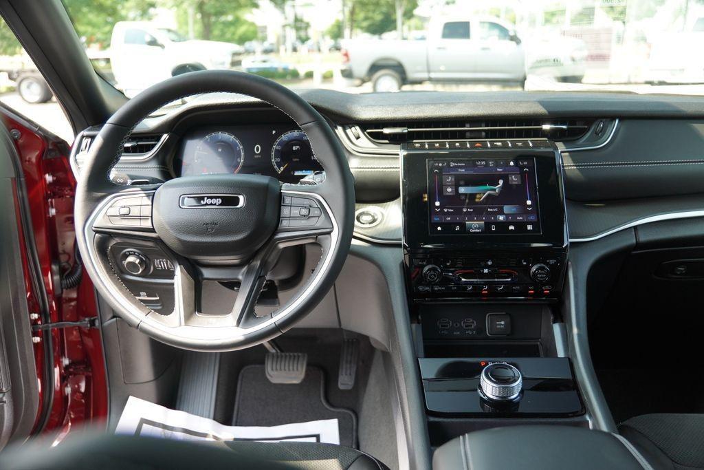 new 2025 Jeep Grand Cherokee L car, priced at $43,919