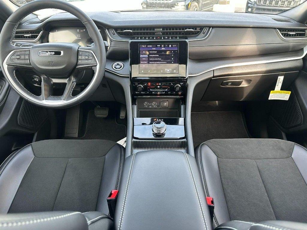 new 2025 Jeep Grand Cherokee L car, priced at $40,720