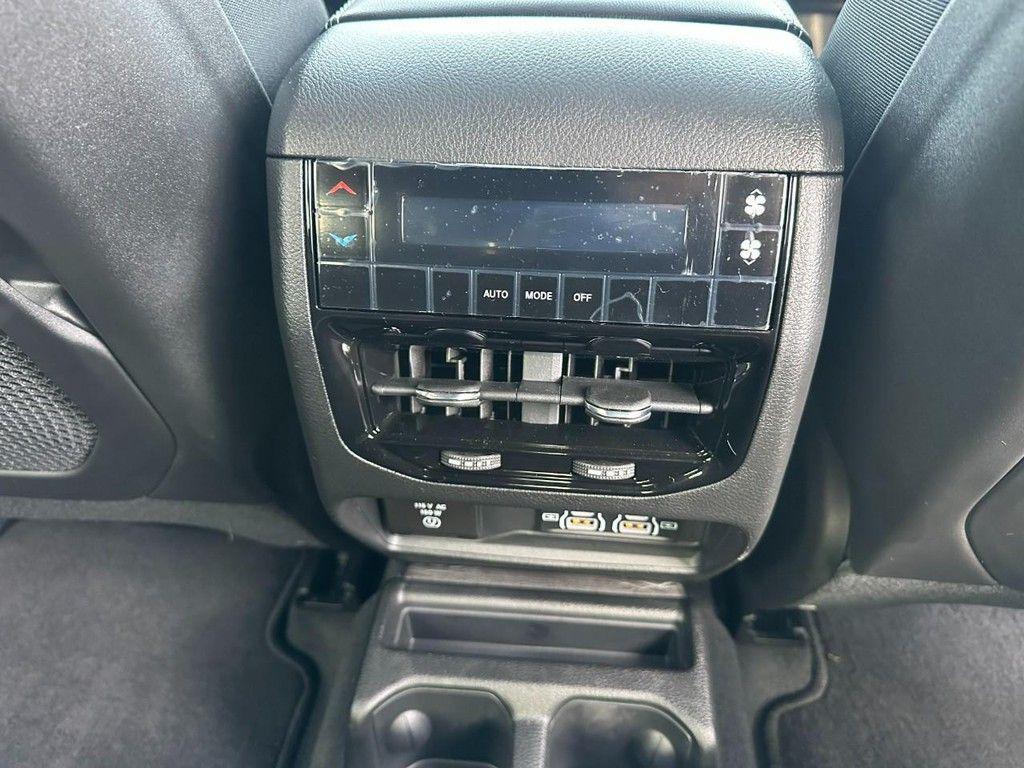 new 2025 Jeep Grand Cherokee L car, priced at $40,720