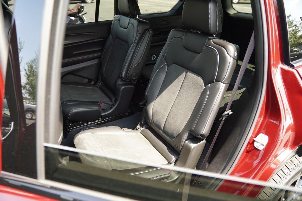 new 2025 Jeep Grand Cherokee L car, priced at $43,919