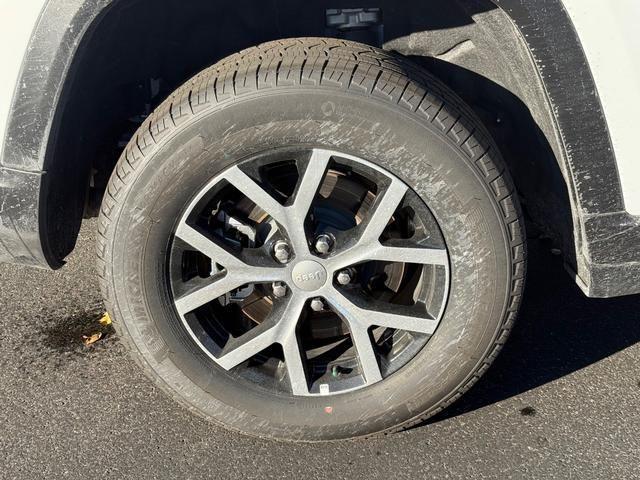 new 2025 Jeep Grand Cherokee L car, priced at $41,983