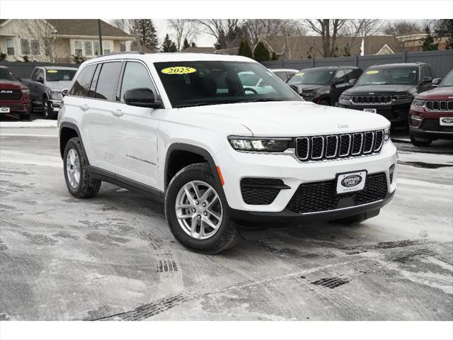 new 2025 Jeep Grand Cherokee car, priced at $42,575