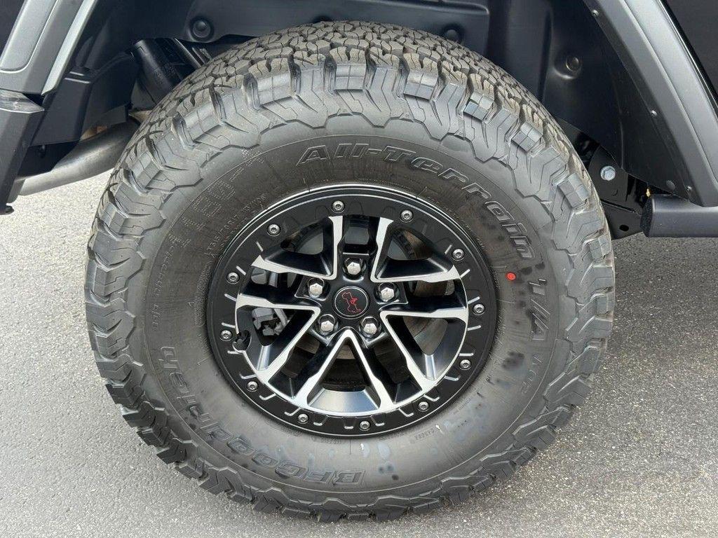 new 2025 Jeep Wrangler car, priced at $59,347