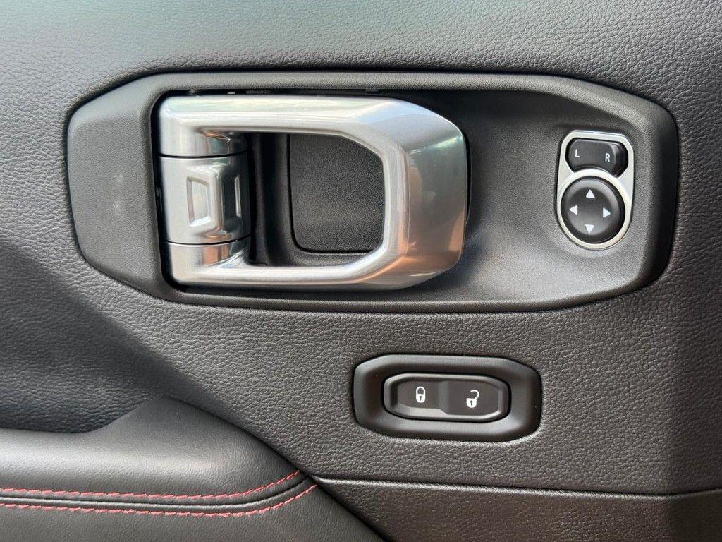 new 2025 Jeep Wrangler car, priced at $59,347