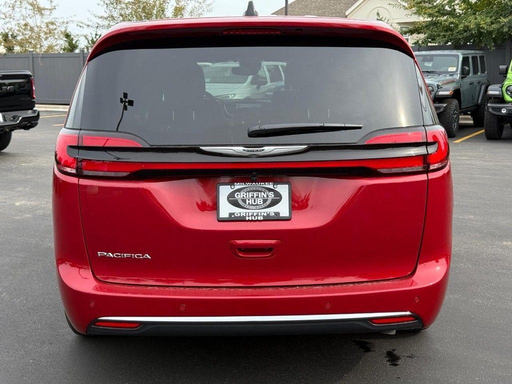 new 2026 Chrysler Pacifica car, priced at $43,871