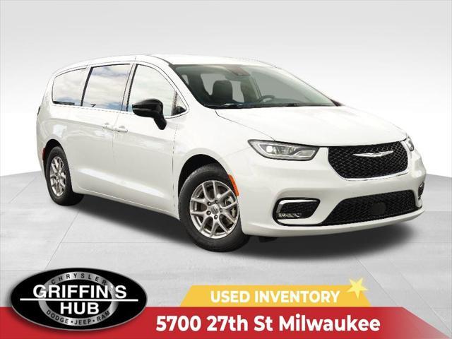 used 2024 Chrysler Pacifica car, priced at $31,498