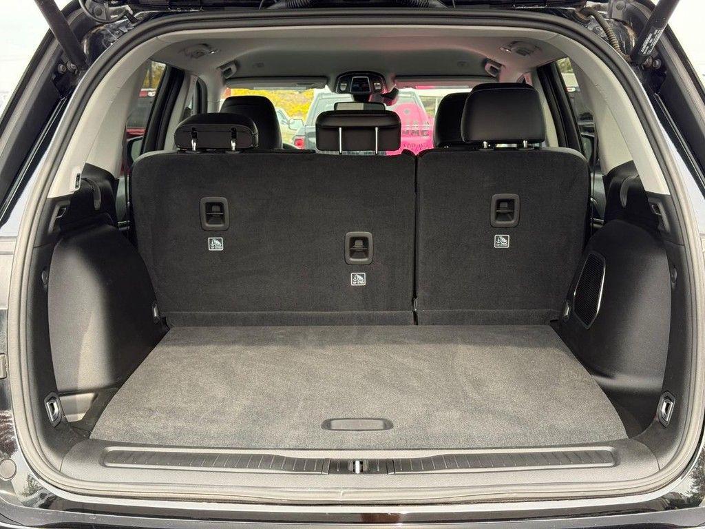 used 2023 Jeep Grand Cherokee car, priced at $35,997