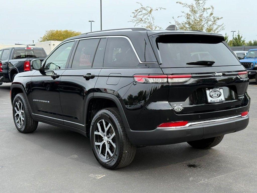 used 2023 Jeep Grand Cherokee car, priced at $35,997