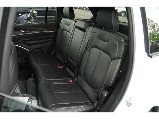 new 2025 Jeep Grand Cherokee car, priced at $52,183
