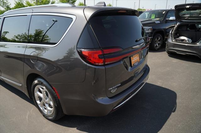 used 2021 Chrysler Pacifica Hybrid car