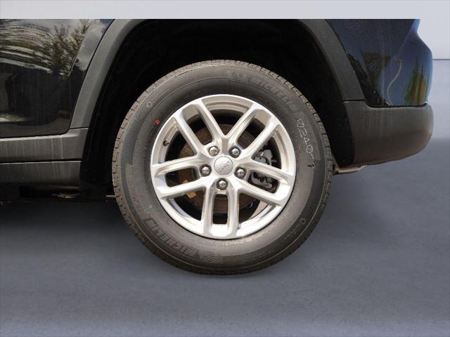 new 2025 Jeep Grand Cherokee car, priced at $40,772