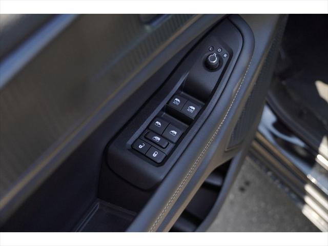 new 2025 Jeep Grand Cherokee car, priced at $40,772