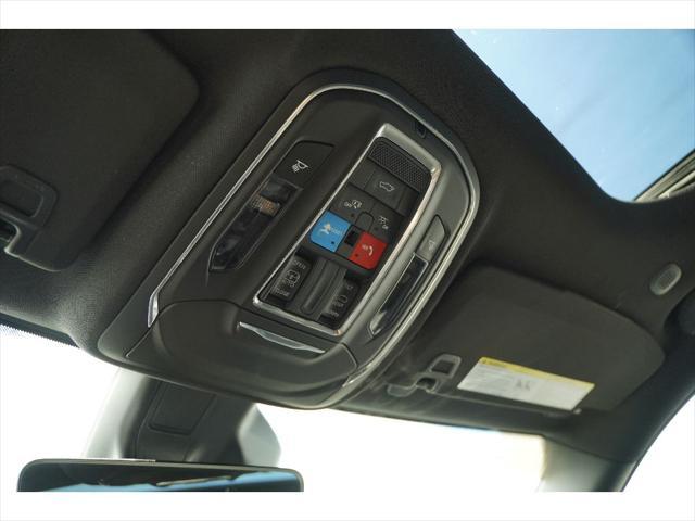 new 2025 Jeep Grand Cherokee car, priced at $40,772
