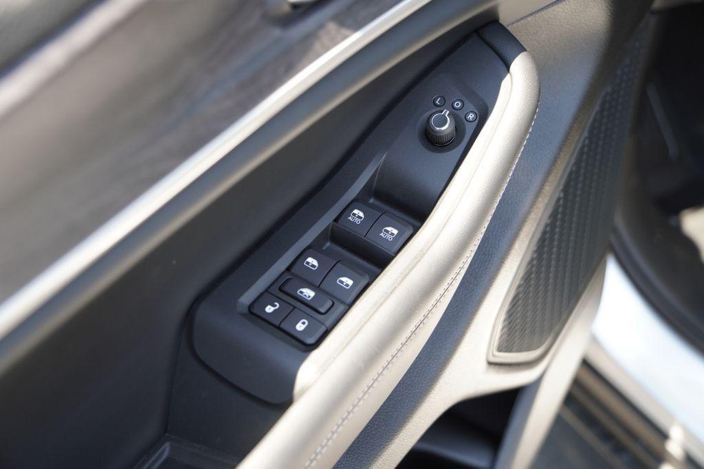 new 2025 Jeep Grand Cherokee car, priced at $43,668