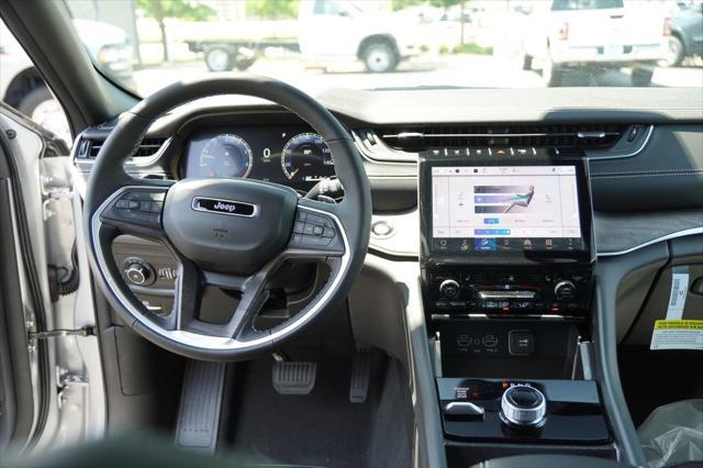 new 2025 Jeep Grand Cherokee car, priced at $43,773