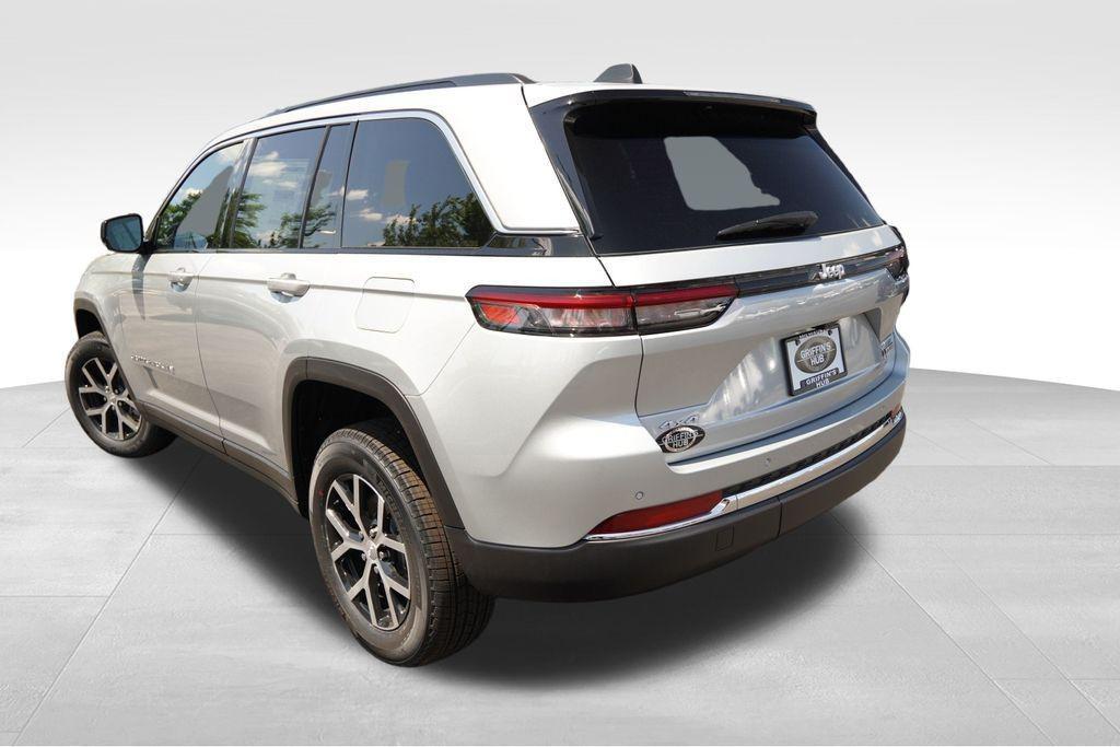 new 2025 Jeep Grand Cherokee car, priced at $43,668