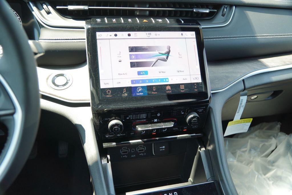 new 2025 Jeep Grand Cherokee car, priced at $43,668