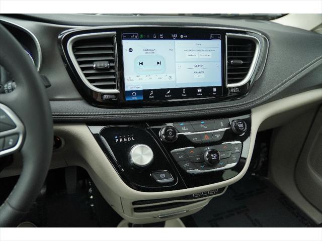 used 2023 Chrysler Pacifica Hybrid car, priced at $29,975
