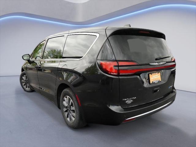 used 2023 Chrysler Pacifica Hybrid car, priced at $29,975