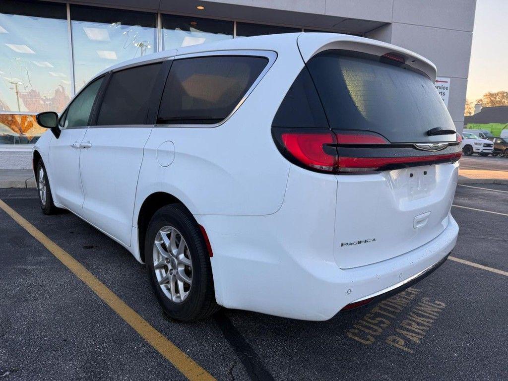 used 2024 Chrysler Pacifica car, priced at $34,875