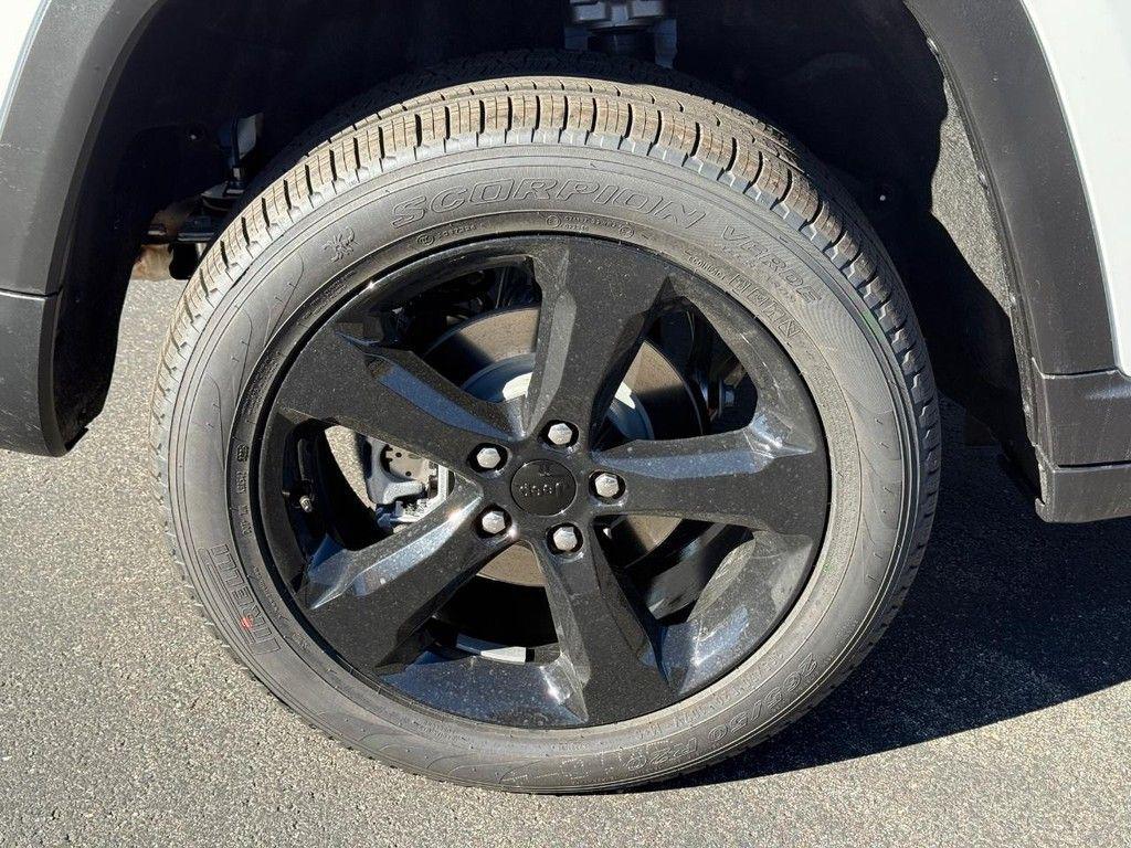 new 2025 Jeep Grand Cherokee car, priced at $43,754