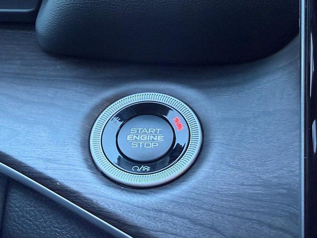 new 2025 Jeep Grand Cherokee car, priced at $43,754