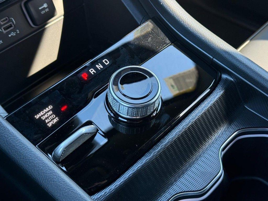 new 2025 Jeep Grand Cherokee car, priced at $43,754