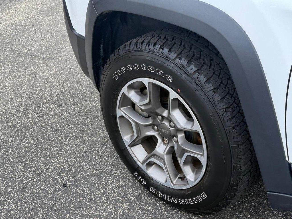 used 2022 Jeep Cherokee car, priced at $24,899