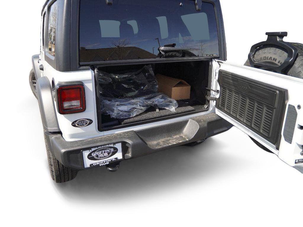 new 2025 Jeep Wrangler car, priced at $43,857
