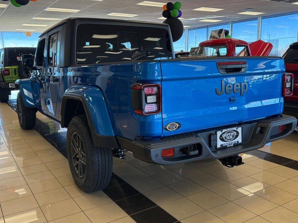 new 2025 Jeep Gladiator car, priced at $45,352