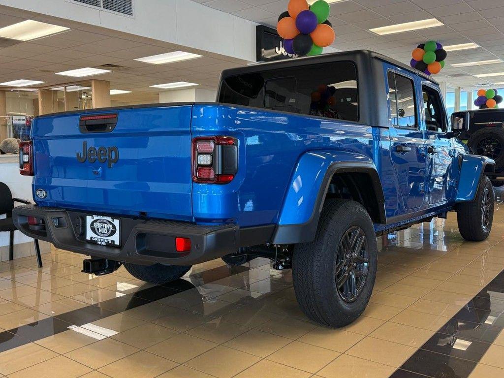 new 2025 Jeep Gladiator car, priced at $45,352