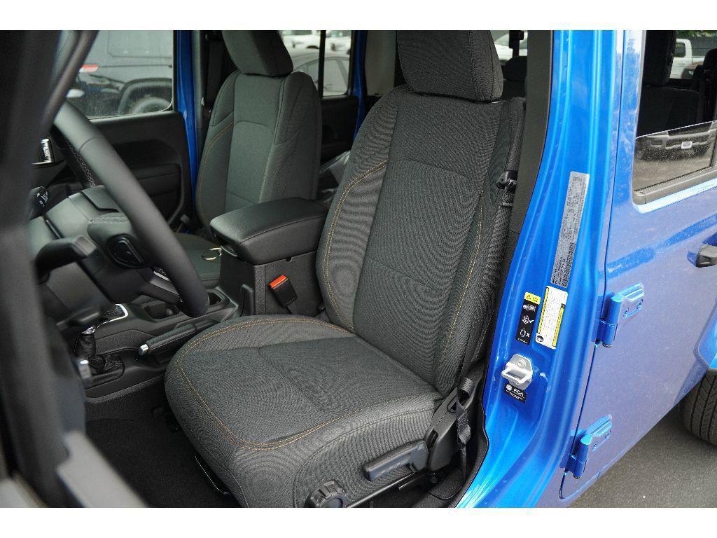new 2025 Jeep Gladiator car, priced at $47,352