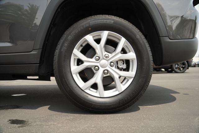 used 2023 Jeep Grand Cherokee car, priced at $35,601