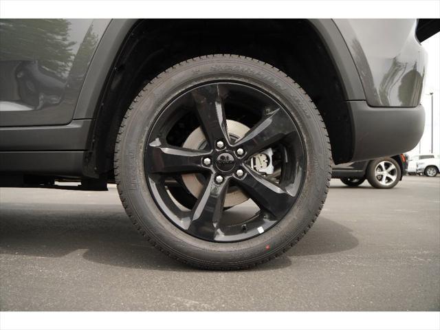 new 2025 Jeep Grand Cherokee car, priced at $50,226