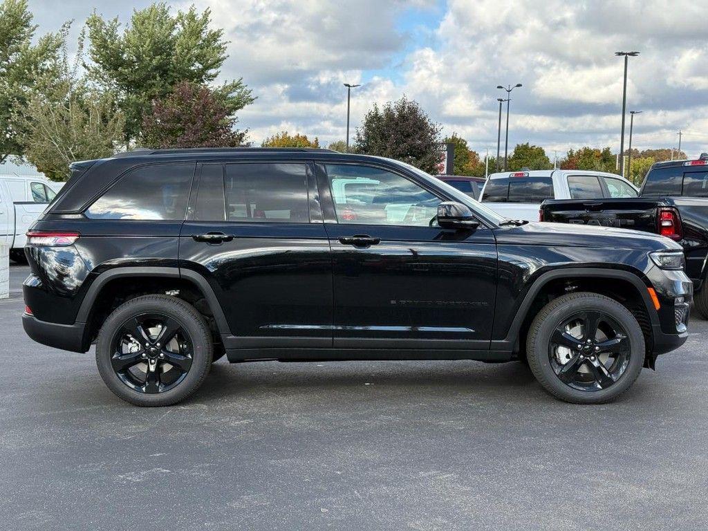 new 2025 Jeep Grand Cherokee car, priced at $44,272
