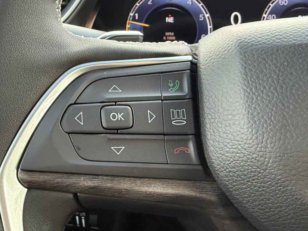 new 2025 Jeep Grand Cherokee car, priced at $44,272