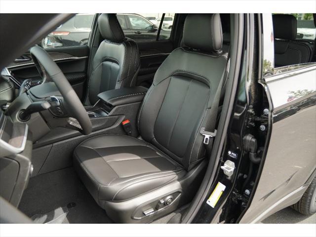 new 2025 Jeep Grand Cherokee car, priced at $42,877