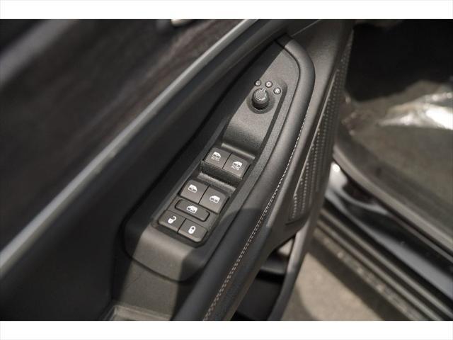 new 2025 Jeep Grand Cherokee car, priced at $42,877
