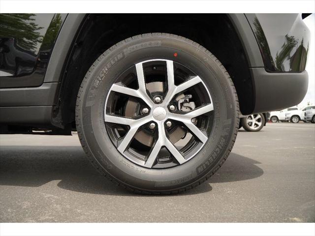 new 2025 Jeep Grand Cherokee car, priced at $42,877