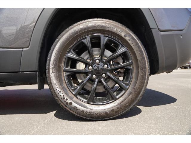 used 2023 Jeep Cherokee car, priced at $24,942