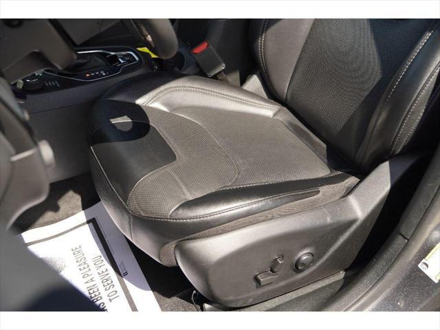 used 2023 Jeep Cherokee car, priced at $24,942