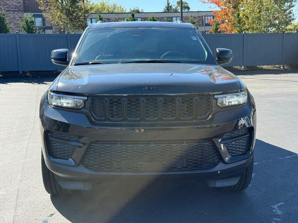 new 2025 Jeep Grand Cherokee car, priced at $41,036
