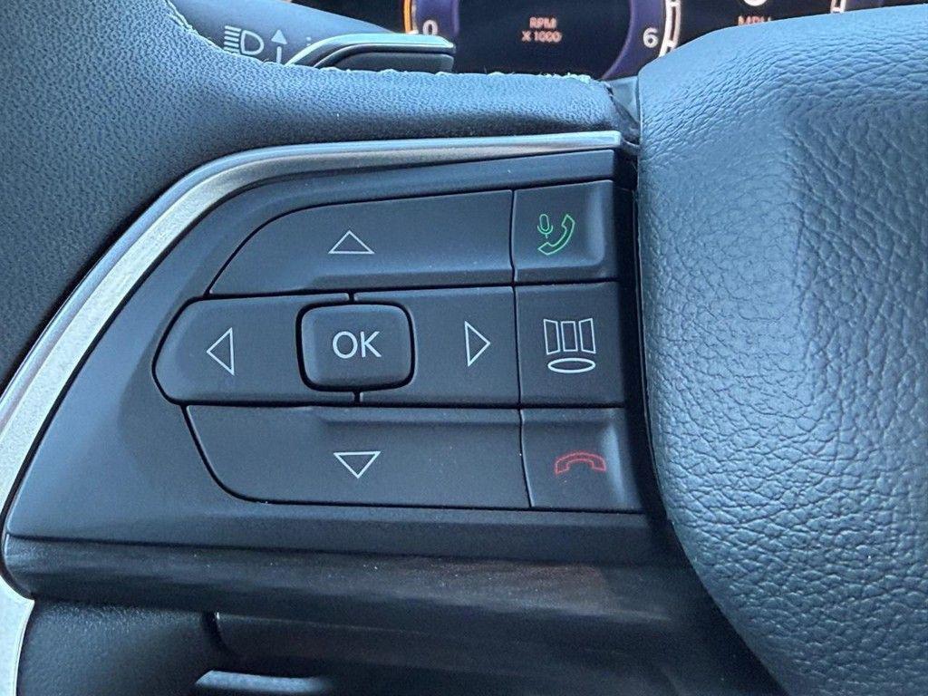 new 2025 Jeep Grand Cherokee car, priced at $41,036