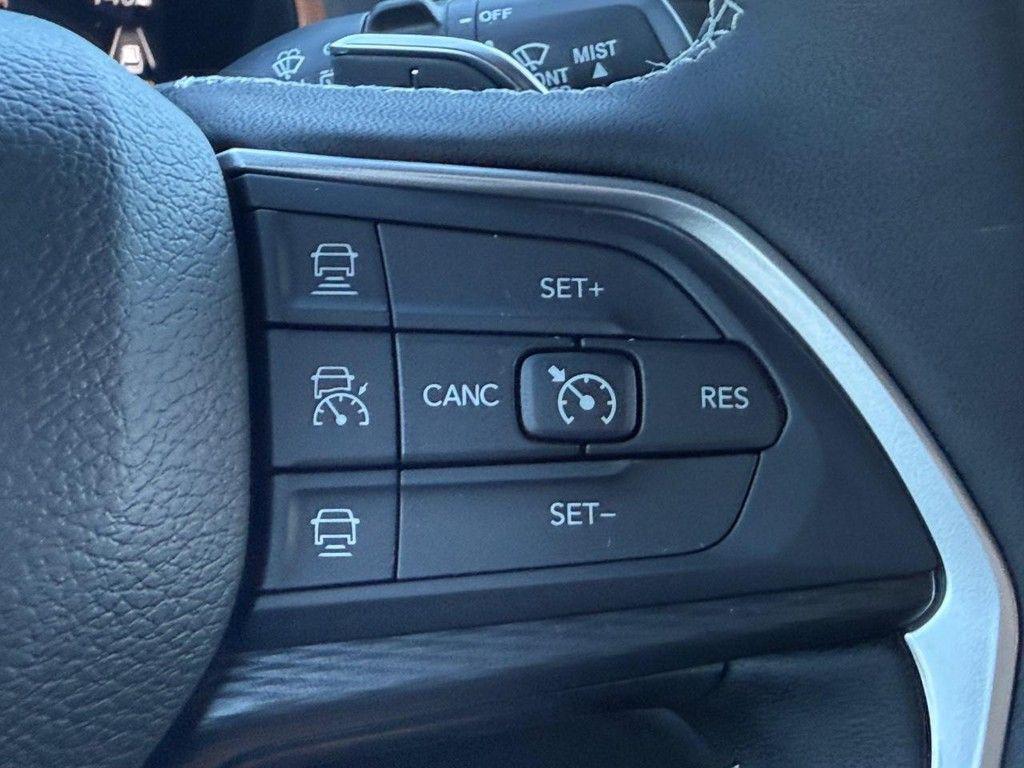 new 2025 Jeep Grand Cherokee car, priced at $41,036