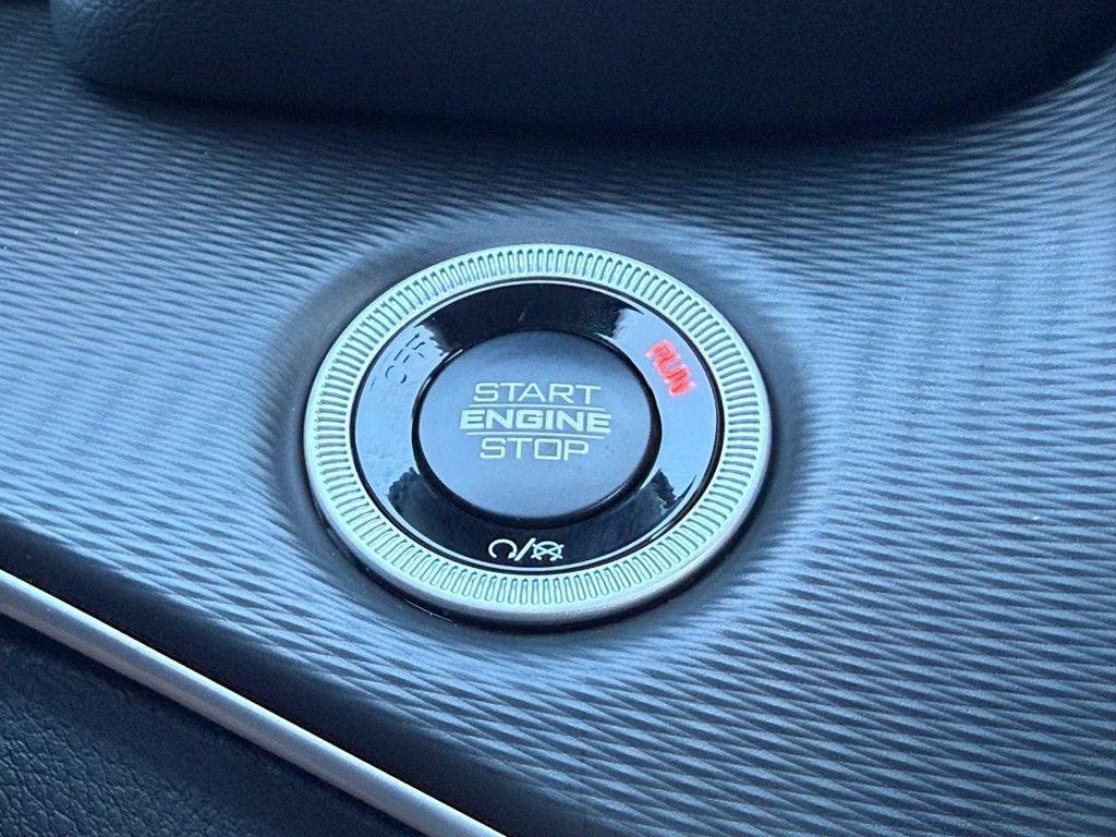 new 2025 Jeep Grand Cherokee car, priced at $41,036