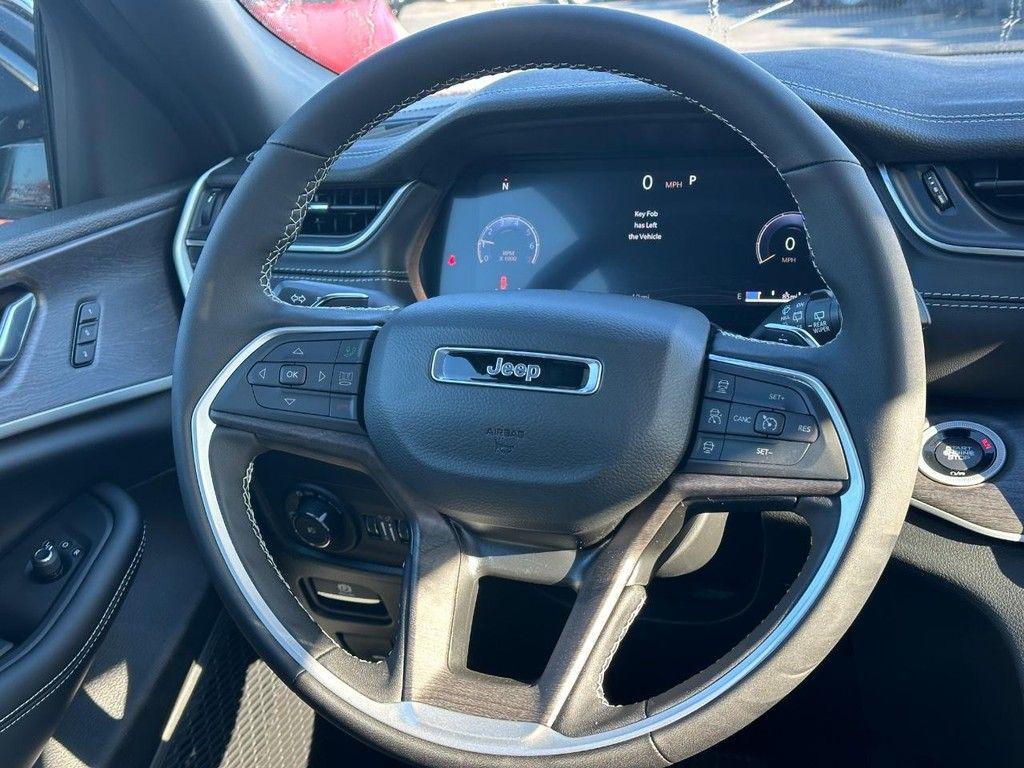 new 2025 Jeep Grand Cherokee L car, priced at $49,537