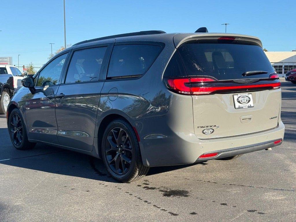used 2025 Chrysler Pacifica car, priced at $39,309