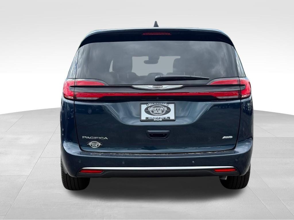 new 2025 Chrysler Pacifica car, priced at $40,688