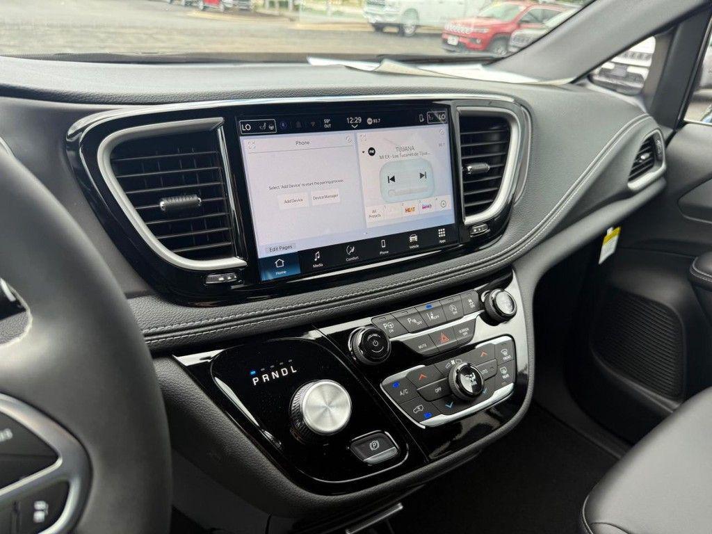 new 2025 Chrysler Pacifica car, priced at $40,688