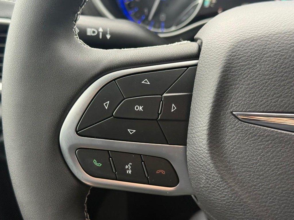 new 2025 Chrysler Pacifica car, priced at $40,688